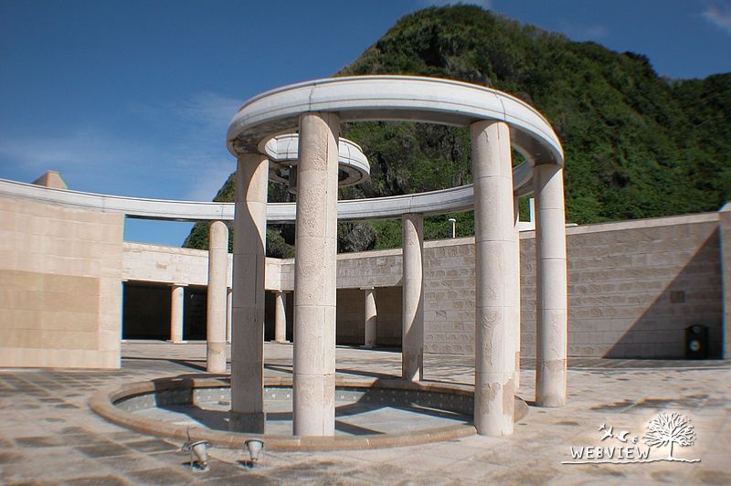綠島人權紀念園區的白色紀念碑
